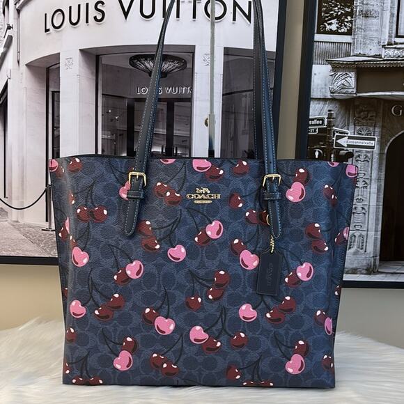 NWT Coach Mollie Tote In Signature Canvas With Cherry Print - Picture 1 of 10